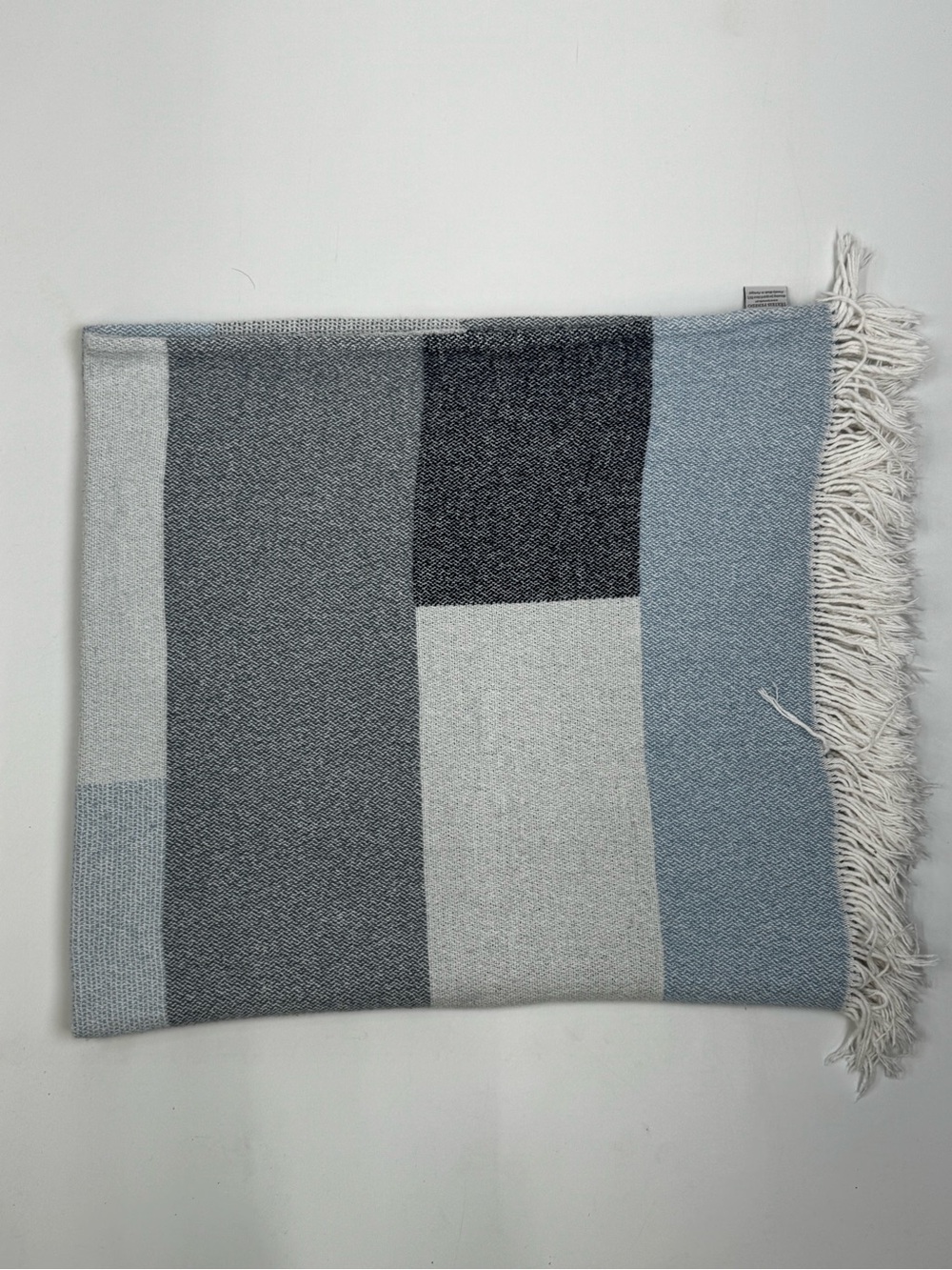 Texteis Penedo Color Block Throw Blanket with fringe